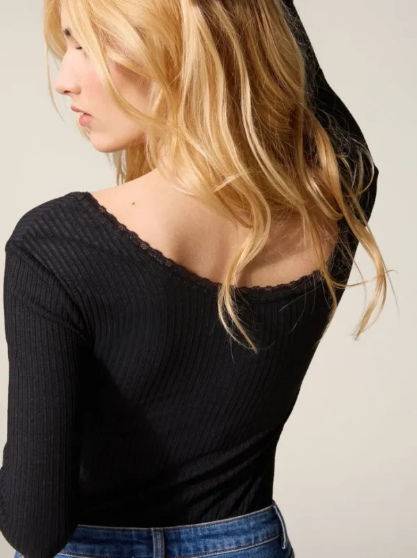 top_gio_1-1.webp Clearance Top GIO Tops