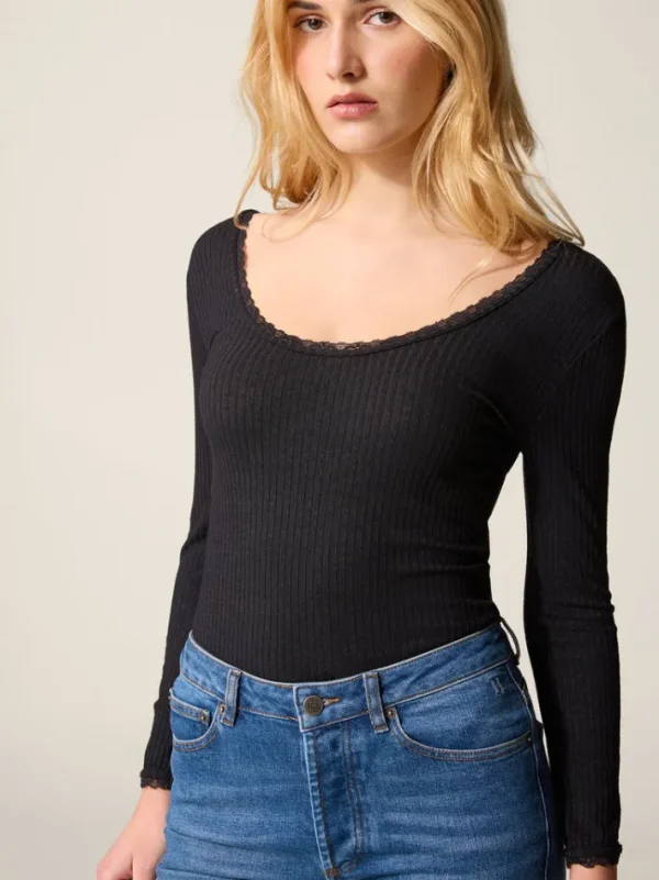 top_gio_2-1.webp Clearance Top GIO Tops